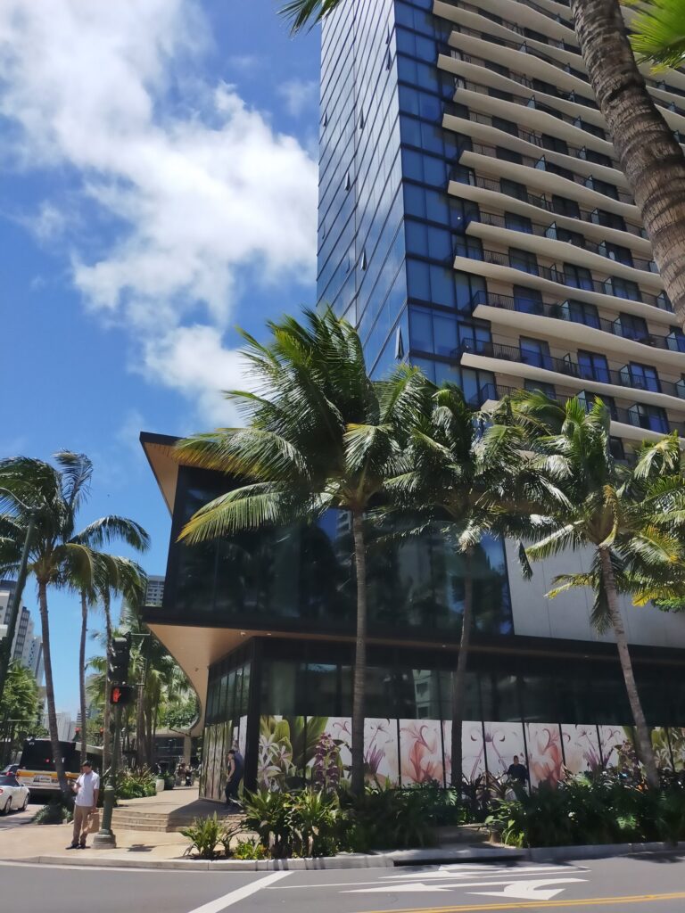 WAIKIKI-MARKET-12