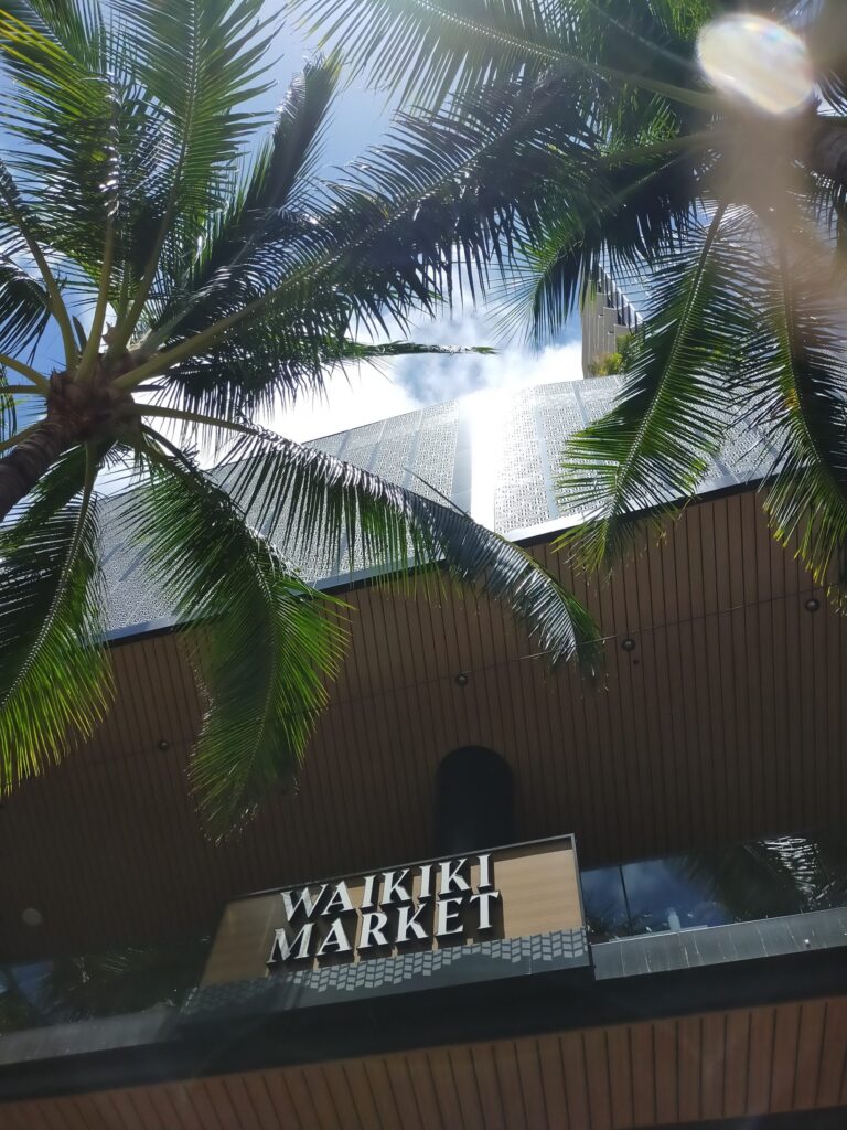 WAIKIKI-MARKET-11